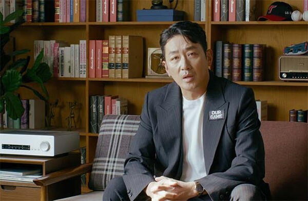 도박 도박 게임트윈스의 오랜 ‘찐팬’으로 알려진 배우 하정우가 스토리텔러로 나선다. ▲사진=도박 도박 게임유플러스