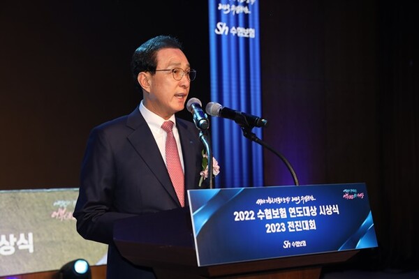 ▲2022 배팅 사이트 연도대상 시상식 & 2023 전진대회에서 노동진 배팅 사이트중앙회장이 개회사를 하고 있다.(사진=배팅 사이트중앙회)
