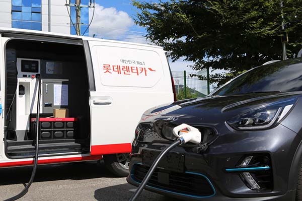 ▲롯데오토케어는 설날 전후 ‘이동형 도박 사이트 충전·점검 서비스’ 운영한다.(사진=롯데렌탈)