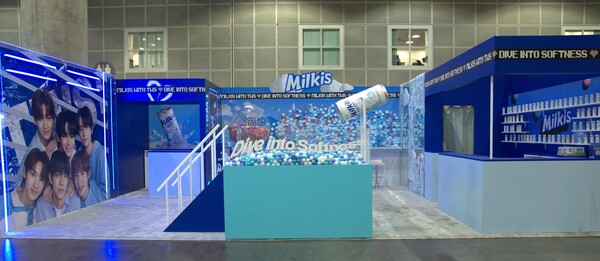 ▲롯데칠성음료는 ‘배팅 사이트’를 앞세워 26일~ 28일까지 미국 LA에서 진행된 ‘KCON LA 2024’에서 ‘K-드링크(Drink)’를 알렸다./사진=롯데칠성음료
