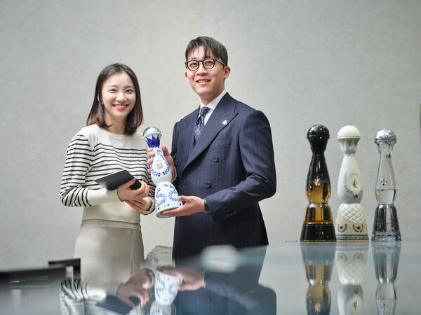 ▲신라도박 종류이 프리미엄 테킬라 브랜드 ‘클라세 아줄’과 함께 고객 초청 행사를 열고, 시음회를 가졌다./사진=신라도박 종류