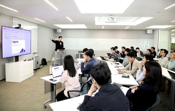 ▲GS칼텍스가 30일 서울 강남구 GS타워에서 Tech 보증 사이트를 개최했다./사진=GS칼텍스