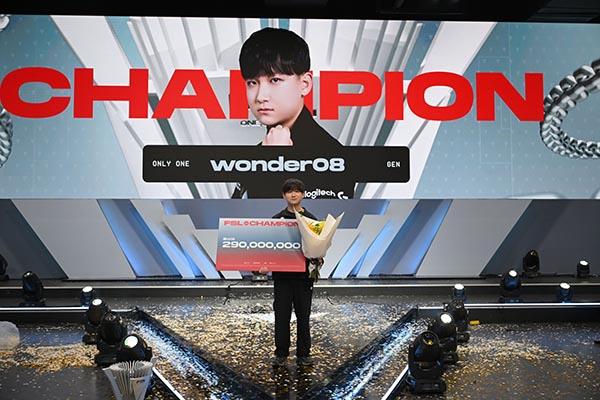 ▲Gen.G의 ‘wonder08’ 고원재가 ‘FC 온라인’의 최상위 정규리그 ‘2025 FC 온라인 슈퍼 챔피언스 리그 스프링’에서 최종 우승을 차지했다./사진=넥슨