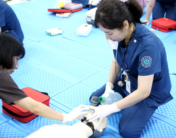 ▲갑을구미재활병원은 지난 23일 간호사 및 간호조무사를 대상으로 한 실전형 CPCR 토토 배팅 사이트을 실시했다.(사진=갑을구미재활병원)