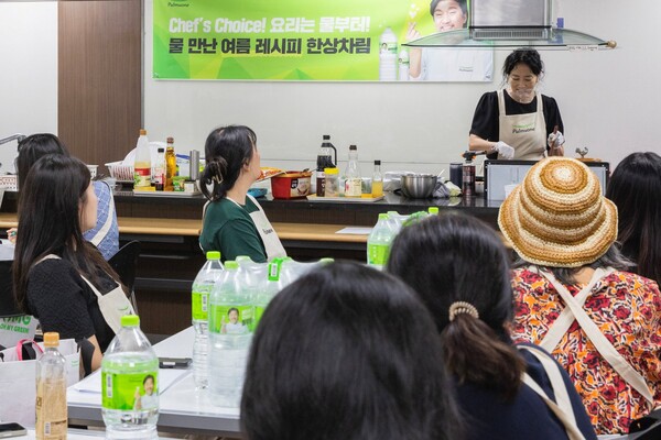 ▲도박 게임이 롯데마트 문화센터와 여름철 한 상 차림 쿠킹클래스를 개최했다./사진=풀무원