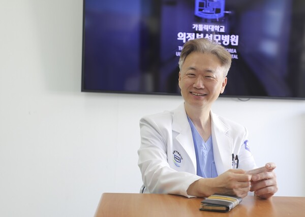 ▲가톨릭대학교 의정부 성모병원 정형외과 김석중 교수./사진=도박 사이트