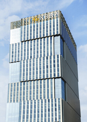 KB증권, 올해 IPO 1위 수성할까...'투트랙·협업'으로 승부수 - 뉴스 썸네일 이미지